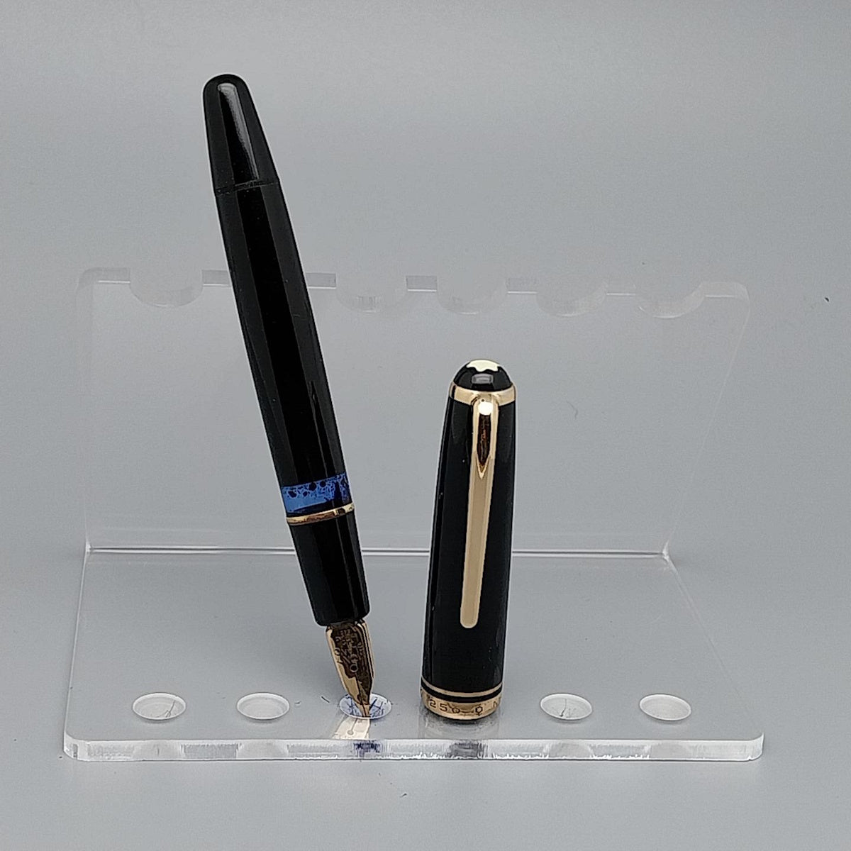 Montblanc 256 Black GT Fountain pen