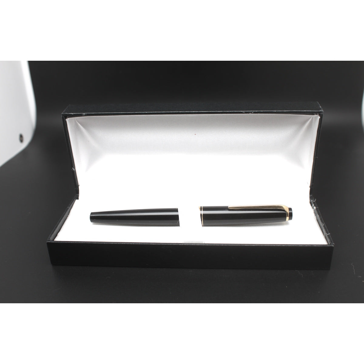 Montblanc 22 Black GT Fountain pen