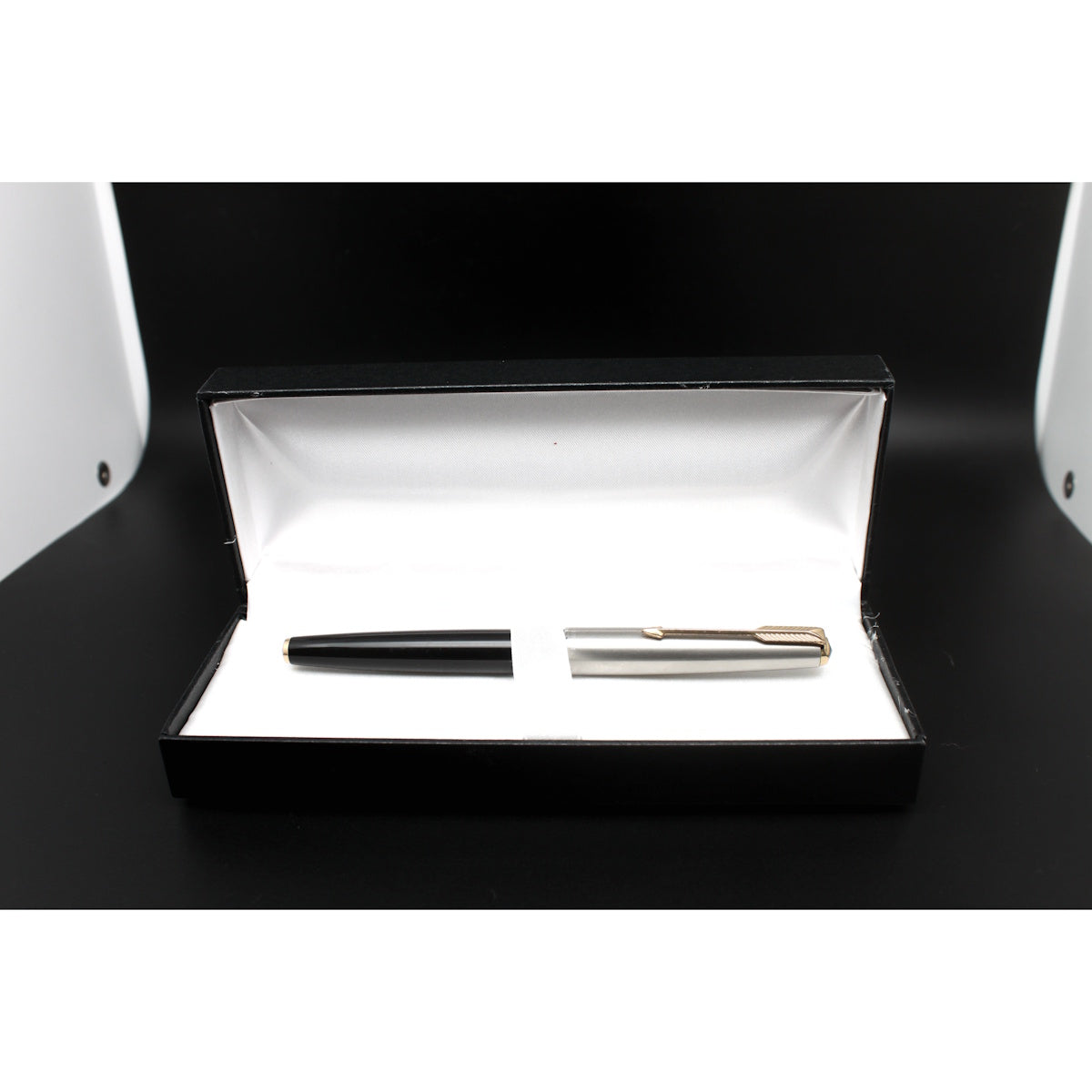 Parker 61 Black barrel & Steel cap GT Fountain pen