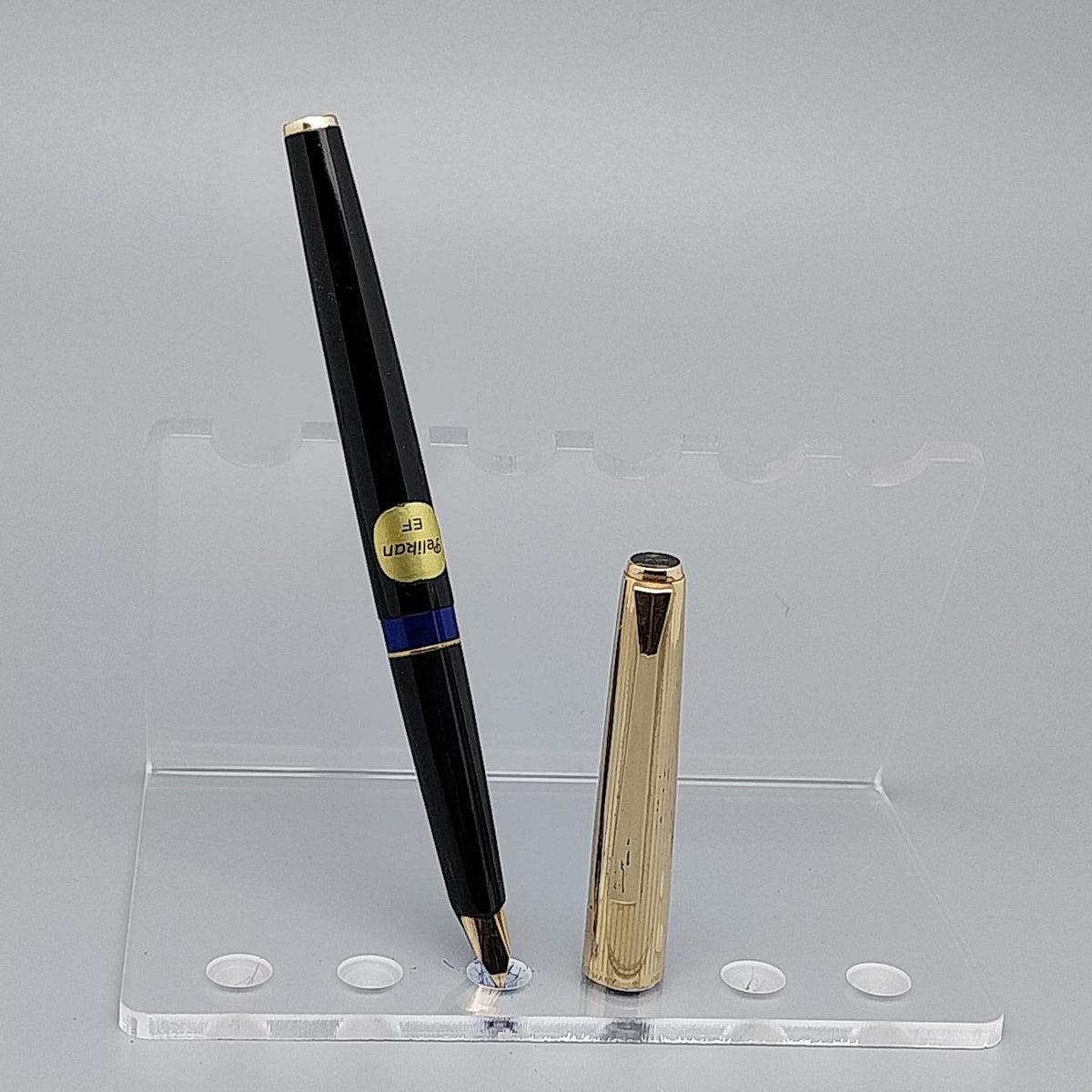 Pelikan P30 Black/Rolled gold cap Fountain pen