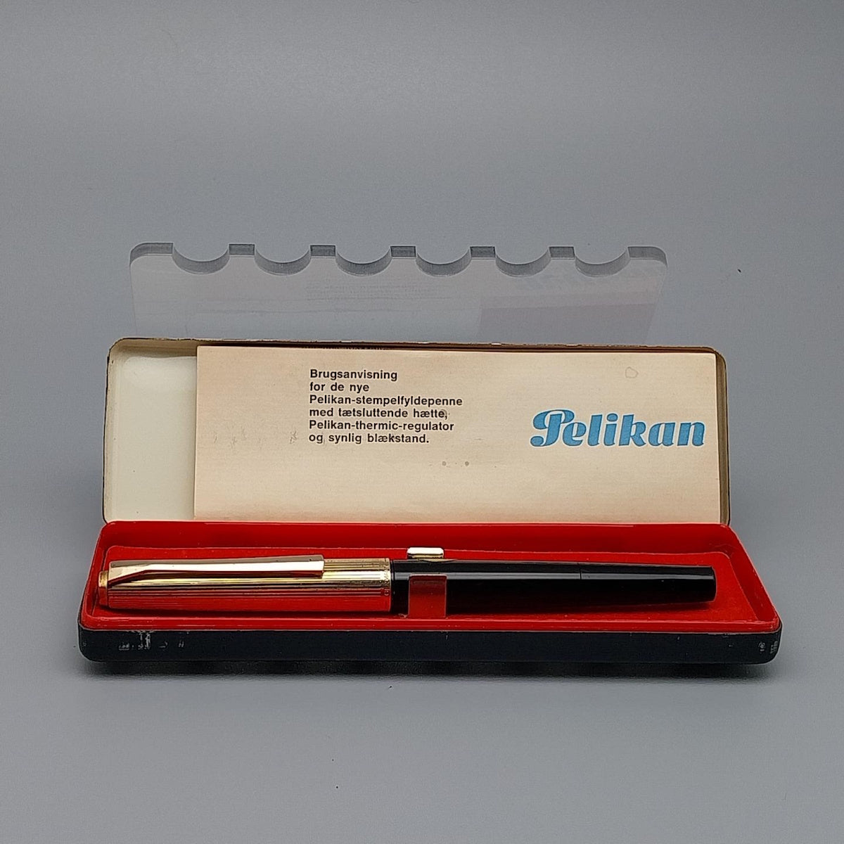 Pelikan M30 Black/Rolled gold cap Fountain pen