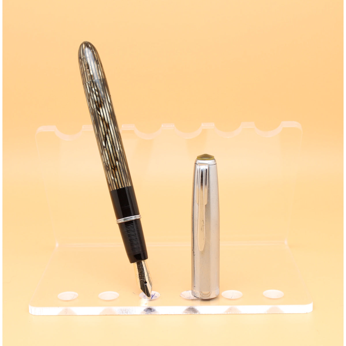 Perfecto Superior Brown Strited CT Fountain pen