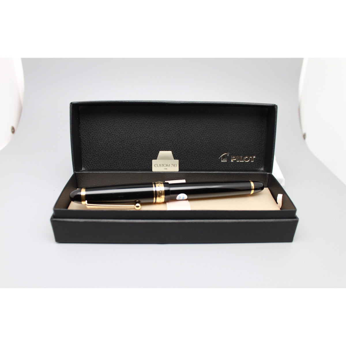 Pilot Custom 743 med 14k F/M spets
