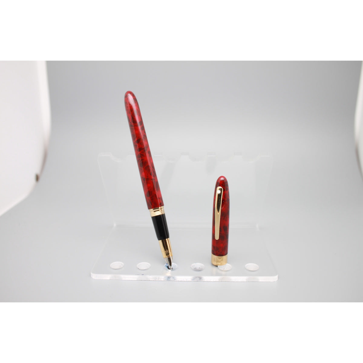 Sheaffer Crest Red marble GT 18k Fountain pen