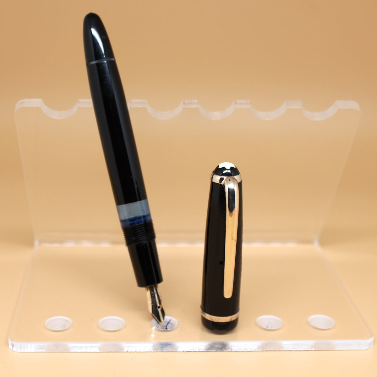 Montblanc 042 Black GT FP