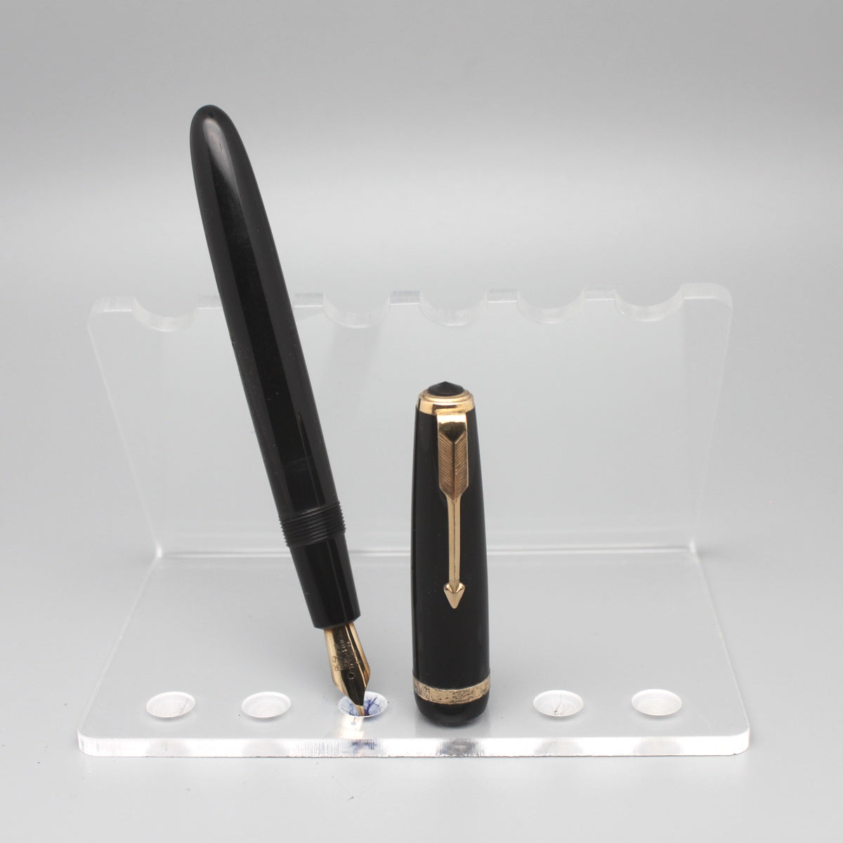 New Parker Duofold Black Fountain pen