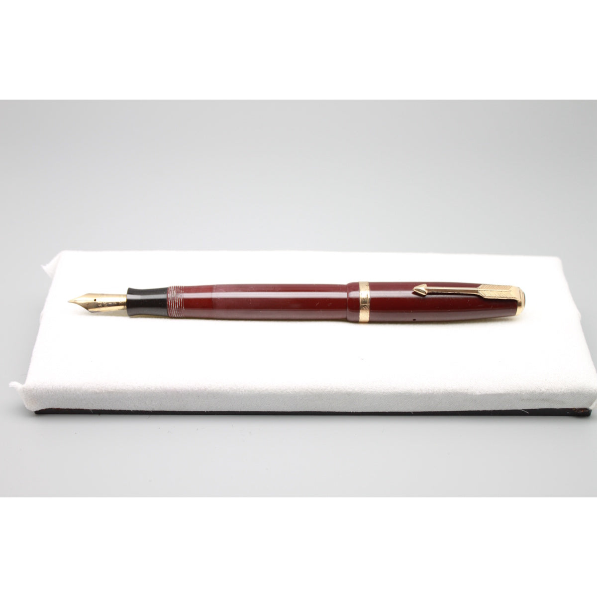 Parker Duofold Dubbel jewell Bordeauxe GT (Made in England) Fountain pen