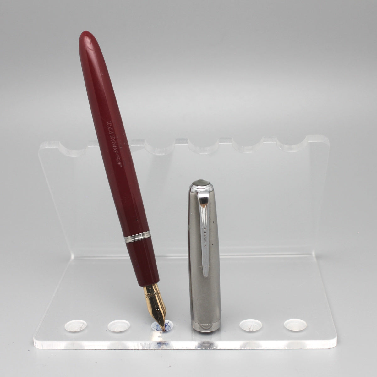 New Parker VS Red/steel cap Fountain pen