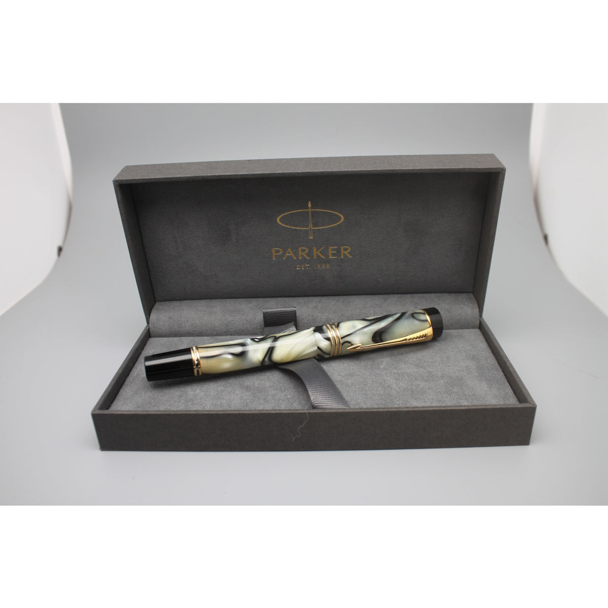 Parker Duofold Centennial Norman Rockwell Limited Edition Fountain pen
