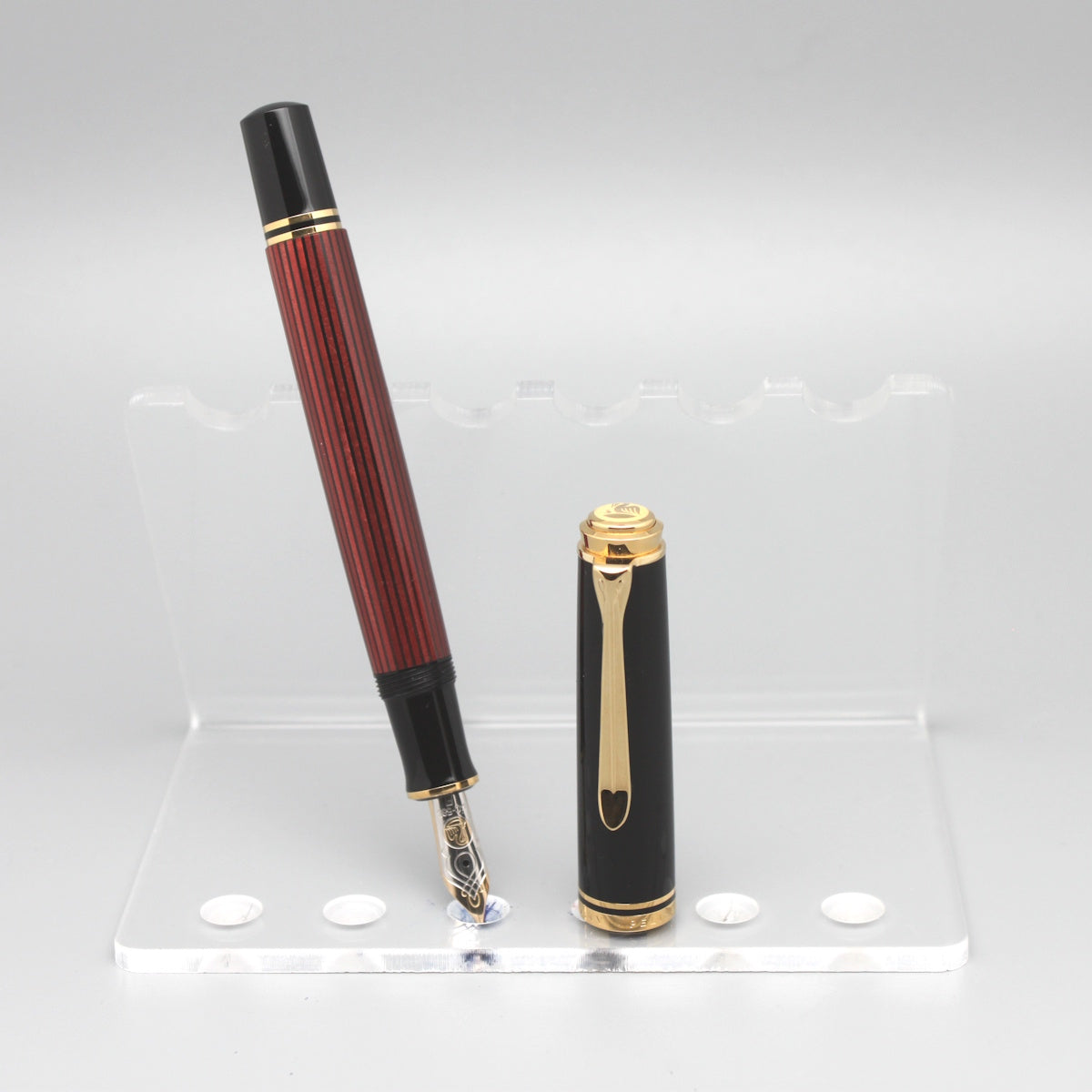 Pelikan M800 Red / Black Fountain pen