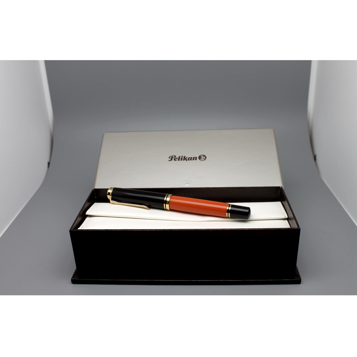 Pelikan M800 Burnt Orange Special Edition Fountain pen