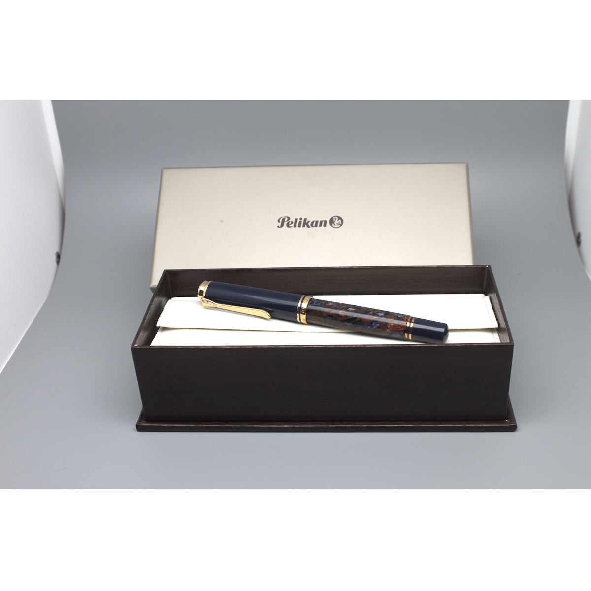 Pelikan M800 Stone Garden Special Edition Fountain pen