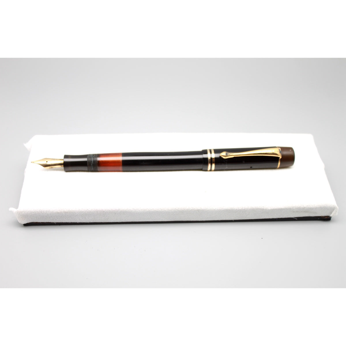The Tower Senior Black GT Fountain pen
